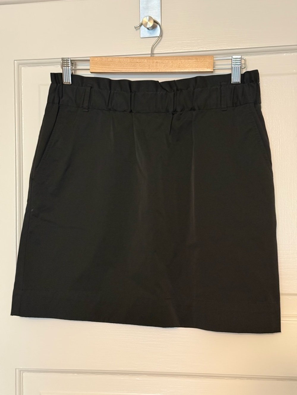 Last chance- Banana Republic Black Mini Skirt with Elastic Waistband